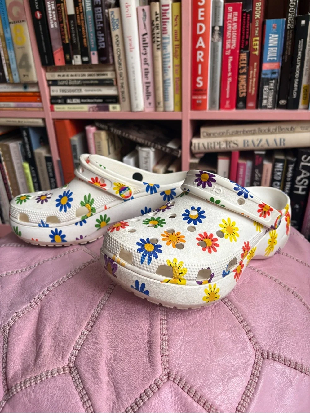 W8 Crocs Classic Clog - White with Multicolor Floral Print - Picture 3 of 8